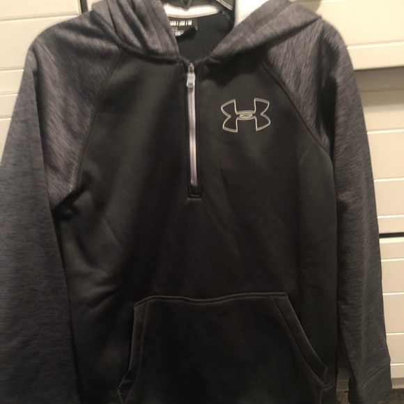 Under Armour Other - UA youth medium pullover Under Armour Other - UA youth medium pullover